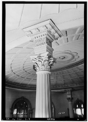 Independent Presbyterian Church, view of interior columns and dome, main auditorium image. Click for full size.