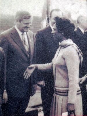 Governor Linwood Holton and Professor Johnnye Thompson image. Click for full size.