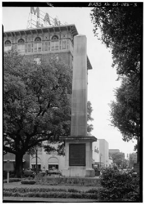 Nathanael Greene Monument south and east side image. Click for full size.