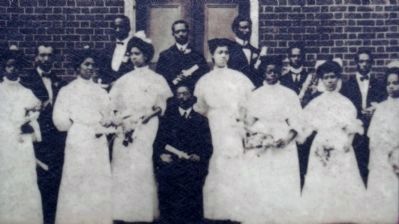 The graduating class of 1906 image. Click for full size.