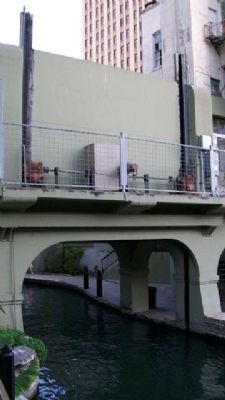 San Antonio River Norh Flood Control Gate. Click for full size. San Antonio River Norh Flood Control Gate image. Click for full size.