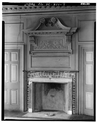 Drayton Hall first floor fireplace and mantle image. Click for full size.