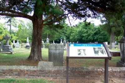 Cross Creek Cemetery and Marker image. Click for full size.