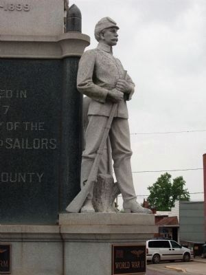 Profile - - North/West Statue image. Click for full size.