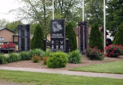 Right Front View - - Strasburg Veterans Memorial Marker image. Click for full size.