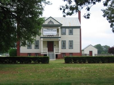 Bellemont House near the Entrance to the Campus image. Click for full size.