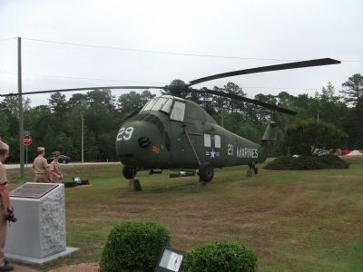 Marine Helicopter and Marker image. Click for full size.