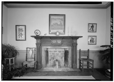 Snee Farm first floor parlor with mantle image. Click for full size.