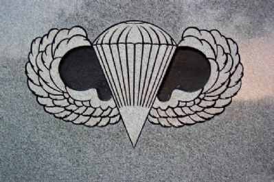 Parachutist Badge on Monument image. Click for full size.