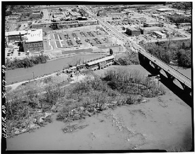 Columbia Canal powerplant looking east . US 1, Gervais Street seen at right image. Click for full size.
