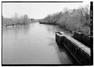 Columbia Canal downstream (north to south), canal at right image. Click for full size.