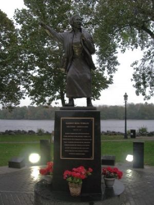 Harriet Ross Tubman Monument image. Click for full size.