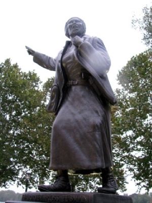 Harriet Ross Tubman Statue image. Click for full size.