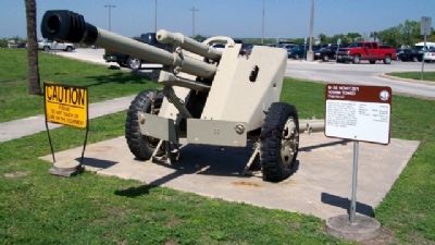 M-56 Howitzer 105mm Towed (Yugoslavia) and Marker image. Click for full size.