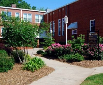 Fountain Inn High School -<br>South Entrance. Click for full size. Fountain Inn High School -<br>South Entrance image. Click for full size.