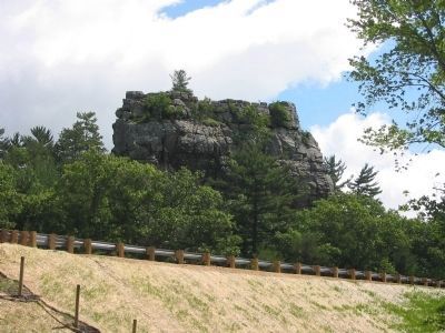 Nearby Bee Bluff. Click for full size. Nearby Bee Bluff image. Click for full size.
