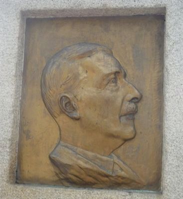 Monumento a Stefan Zweig Marker - close-up of portrait in bas-relief image. Click for full size.