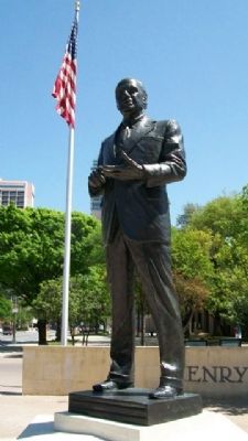 Congressman Henry B. Gonzalez Statue image. Click for full size.