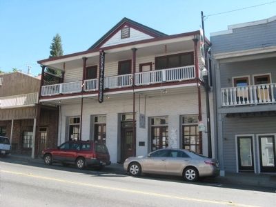 Yo- Semite House image. Click for full size.