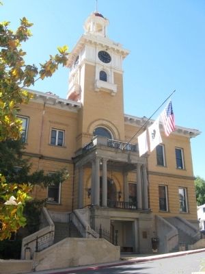 Tuolumne County Courthouse image. Click for full size.