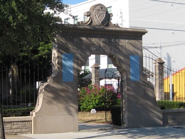 Front gate to the Parque Amigos de Jose Marti image. Click for full size.