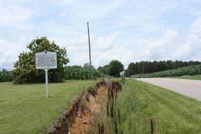 Mountain Home Plantation Marker looking west along Ehrhardt Road (SC 5-22) image. Click for full size.