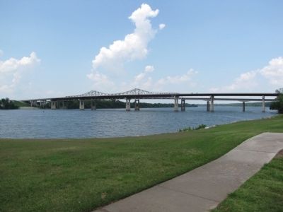 Tennessee River bridge image. Click for full size.