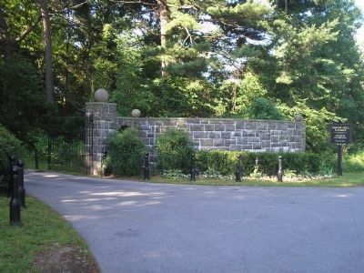 Bartow – Pell Mansion Front Gates image. Click for full size.