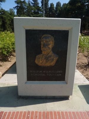 William Mulholland Bust Marker image. Click for full size.