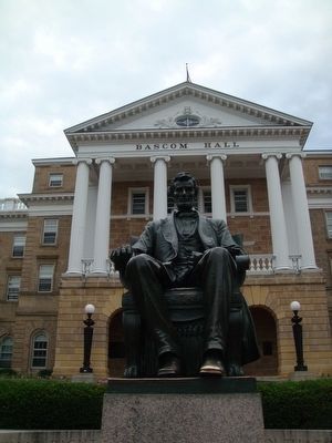 Lincoln Statue in front of Bascom Hall near North Hall image. Click for full size.