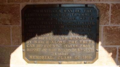 Plaque on Bascom Hall image. Click for full size.