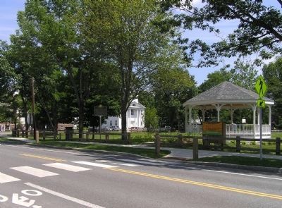 Wide view of the Alden Partridge Marker on the Norwich village green image. Click for full size.