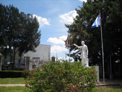 Jose Marti Statue in the Parque Amigos de Jose Marti image. Click for full size.