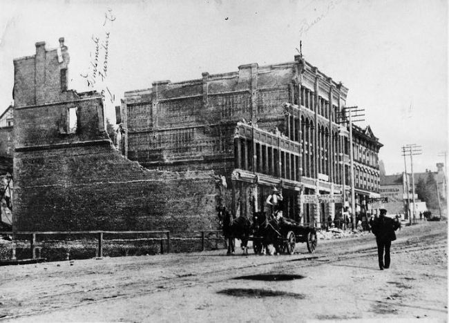 The Burr Block and Queens Hotel after the Great Fire of 1898 image. Click for full size.