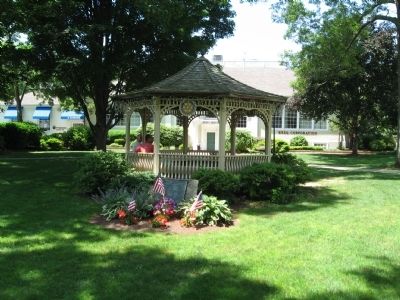 Wilton Veterans Memorial image. Click for full size.