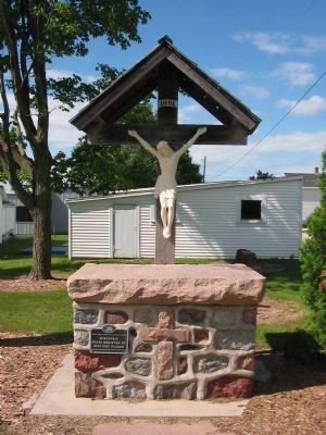 Cross and Plaque next to Marker image. Click for full size.