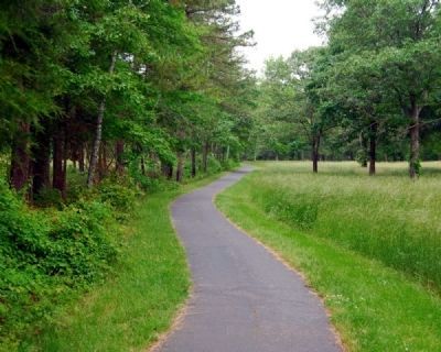 Paved Walking Path Leading from the Skirmishers Retreat, British Advance Marker. Click for full size. Paved Walking Path Leading from the Skirmishers Retreat, British Advance Marker image. Click for full size.