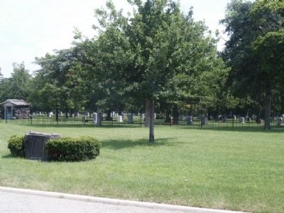 The Royal Oak Marker and Oakview Cemetery image. Click for full size.