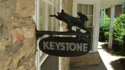 Detail on Keystone House image. Click for full size.