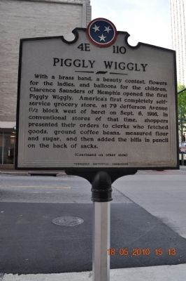 Piggly Wiggly Marker. Click for full size. Piggly Wiggly Marker image. Click for full size.