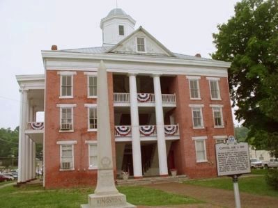 Historic Roane County Courthouse Museum image. Click for full size.