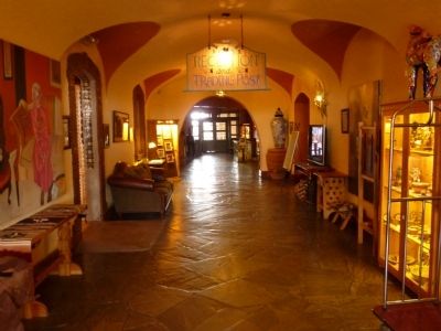 Main Entry Hall image. Click for full size.