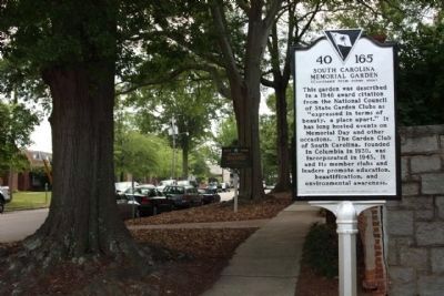 South Carolina Memorial Gardens Marker seen looking south along Lincoln Street image. Click for full size.