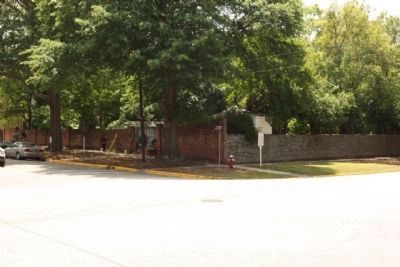 South Carolina Memorial Gardens Marker, at the intersection of Lincoln and Calhoun Streets. Click for full size. South Carolina Memorial Gardens Marker, at the intersection of Lincoln and Calhoun Streets image. Click for full size.