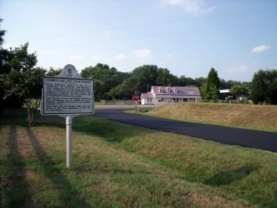Cumberland Old Courthouse Marker. Click for full size. Cumberland Old Courthouse Marker image. Click for full size.