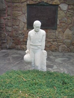Statue in Front of the Memorial image. Click for full size.