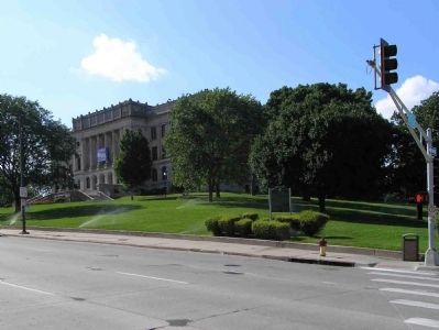 Wide view of the Capitol Hill Marker [in its previous location] image. Click for full size.