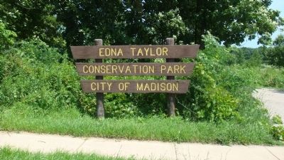 Entrance to Edna Taylor Conservation Park image. Click for full size.