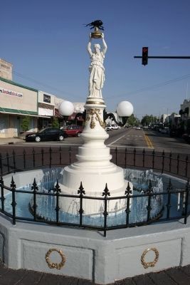 Boll Weevil Monument image. Click for full size.