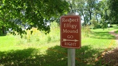 Sign on path near Bear and Lynx Effigy Mounds Marker image. Click for full size.